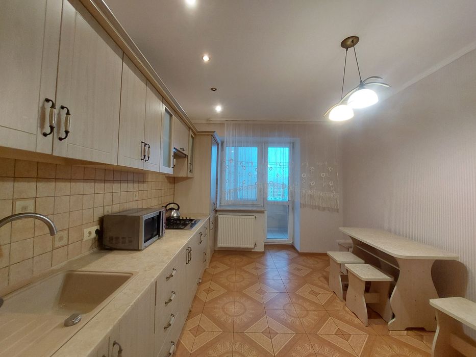 Квартира  біля автостанції для 2-4