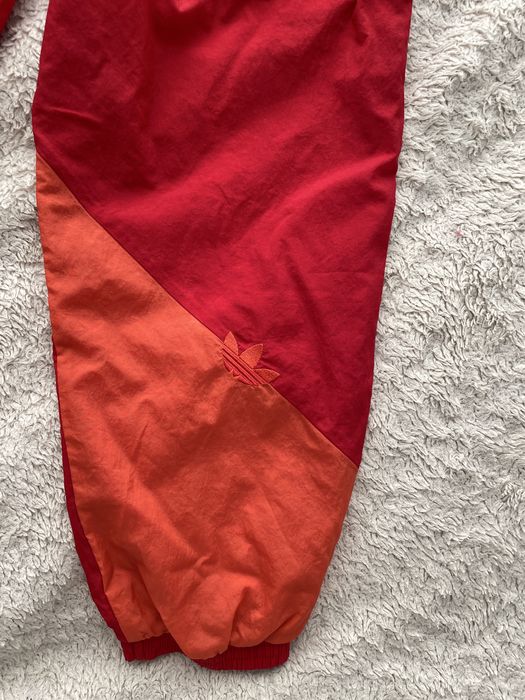 Czerwone spodnie Adidas Originals 90s