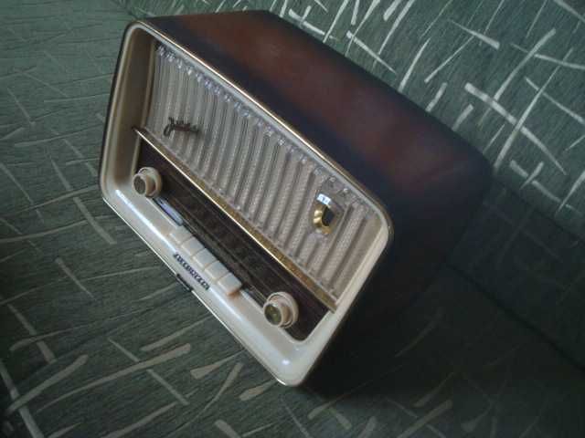 Продам ламповый радиоприемник Telefunken Jubilate 8