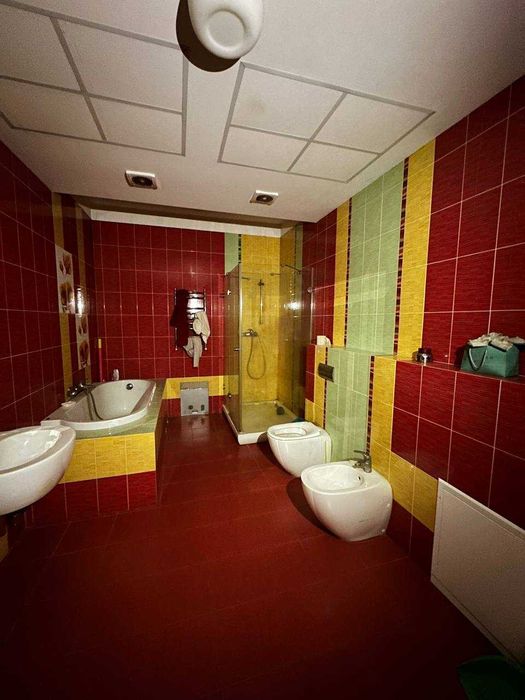 Терміново будинок 640кв.м з ремонтом, Троєщина, Можно під комерцію!!!