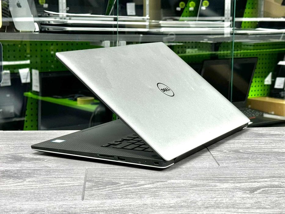 МЕТАЛЕВИЙ Преміум Dell Precision 5520 / DDR4 32Gb / Core i7 / Quadro M1200