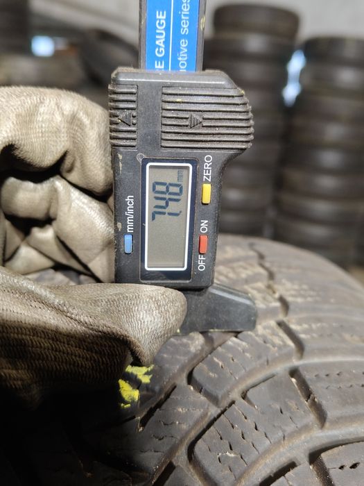 225/40R18 92 W Falken EuroWinter HS01     Z430/20B