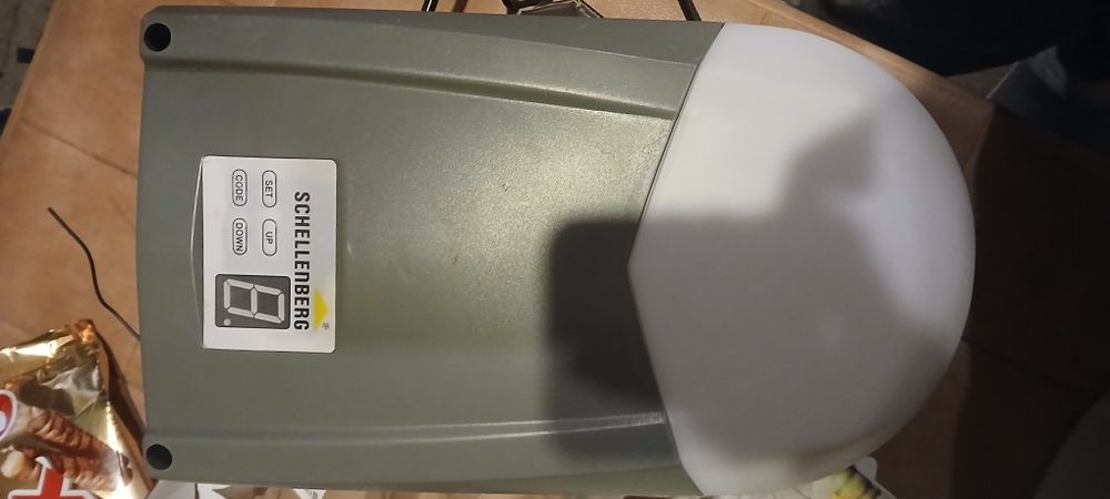 Napęd do bramy garażowej prawie nowe 2sztuki jeden pilot