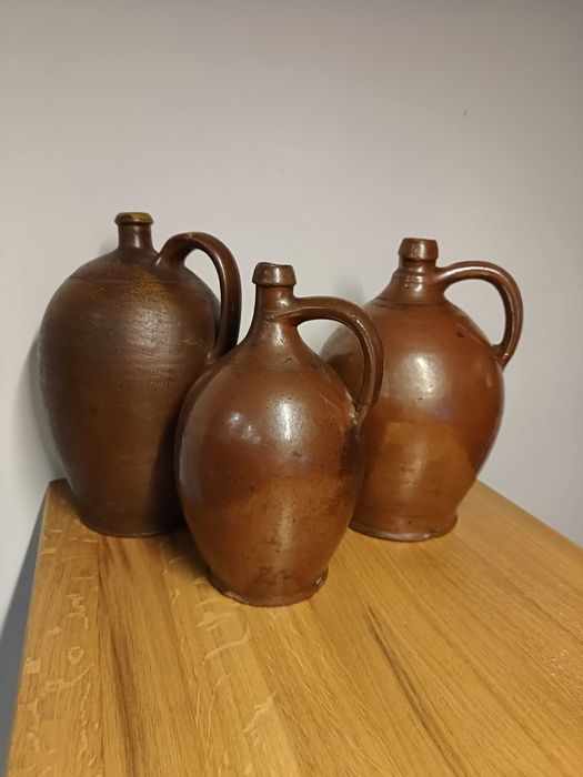 Stare gliniane bukłaki.