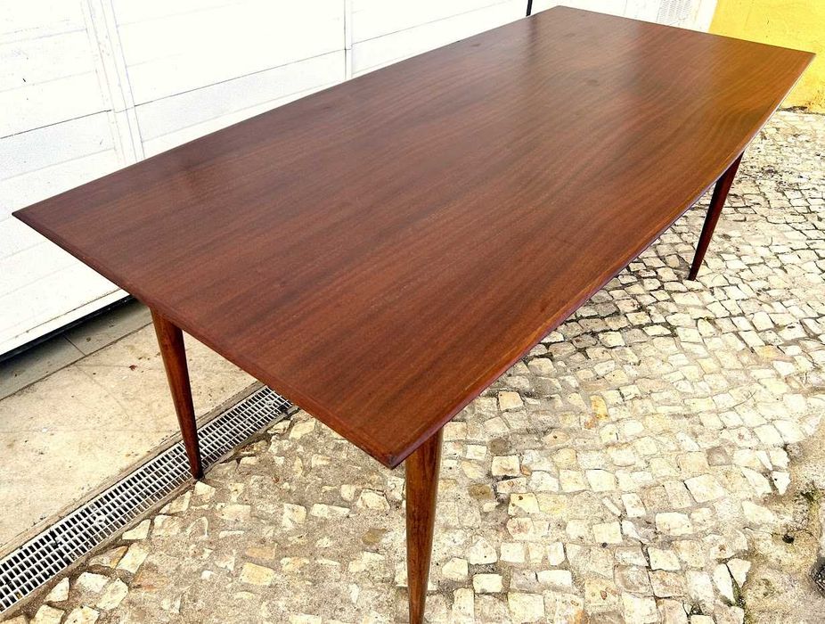 Mesa olaio vintage + 191comp x 95prof x 80alt.