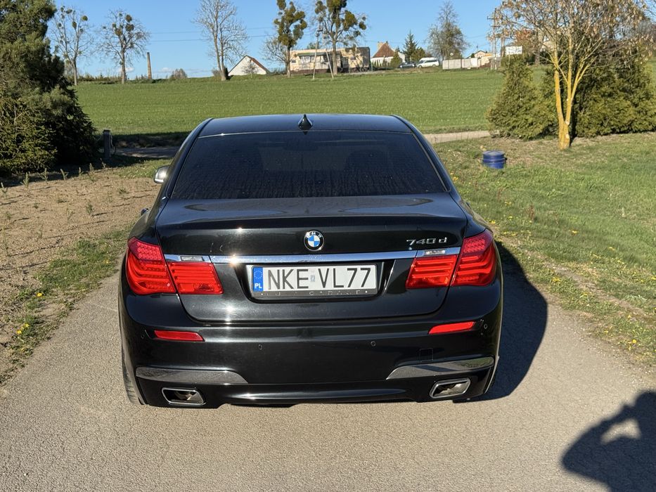 BMW Seria 7 740d dociągi masaże itp