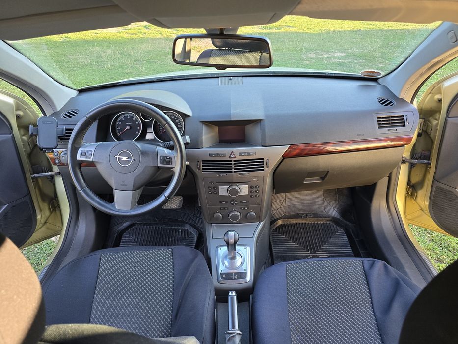 Opel Astra H 2004