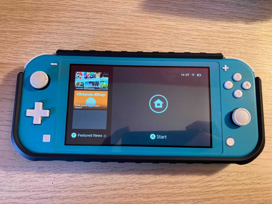 Nintendo Switch Lite azul - com capa, bolsa e 2 jogos