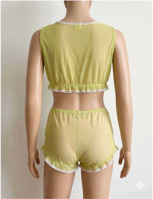 Pijama conjunto de blusa de alças e calção