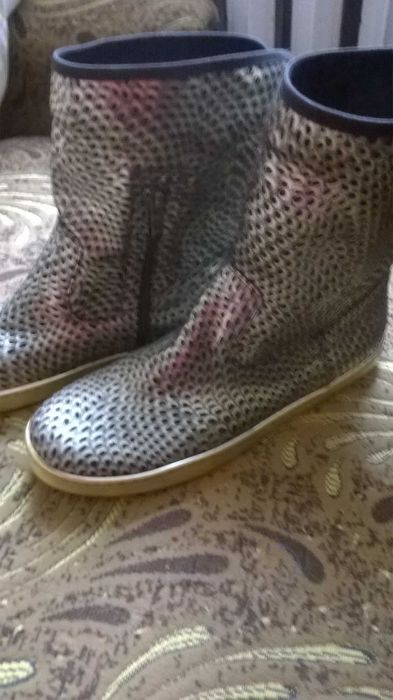 Botki Venezia Oro-Nero. rozm.40. skóra