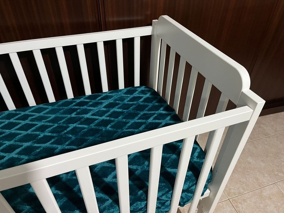 Berço de madeira novo
