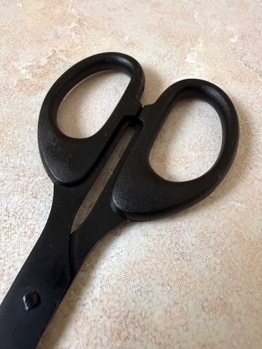 Nożyczki  metalowe  czarne