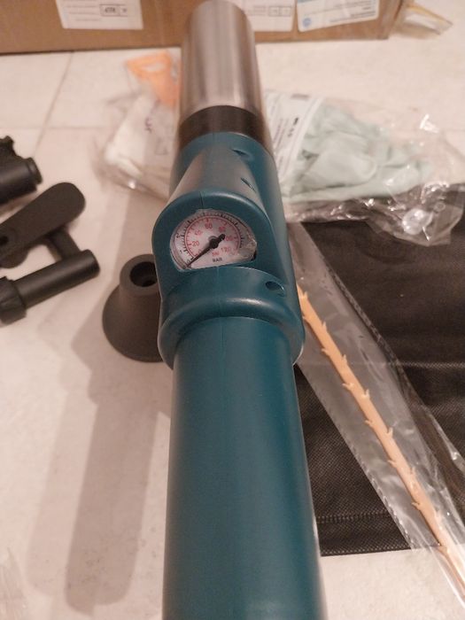 Desentupidor de instalações sanitárias