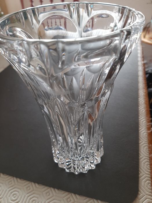 2 jarras em cristal, modelos diferentes