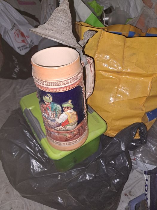 Caneca de serveja em louça  alemã