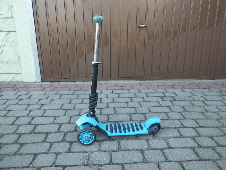 Sprzedam hulajnoge.