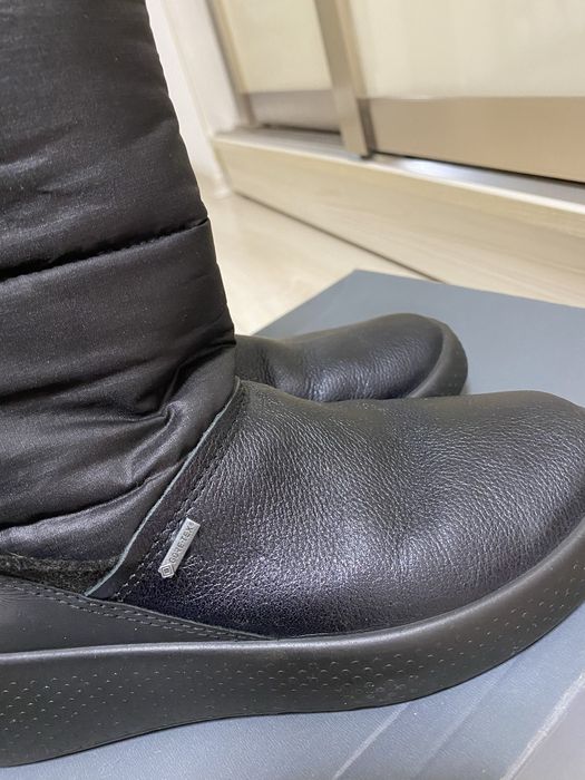 Продам фірмове взуття ecco, дуже зручні і теплі,мають Gore-tex.