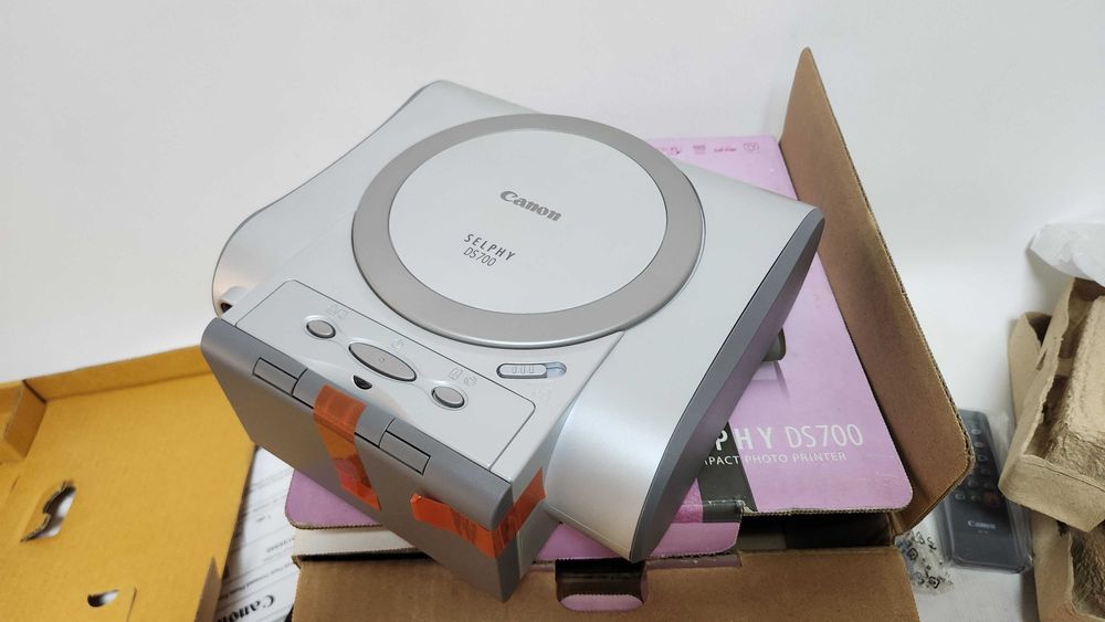 НОВЕ Принтер Canon SELPHY DS700