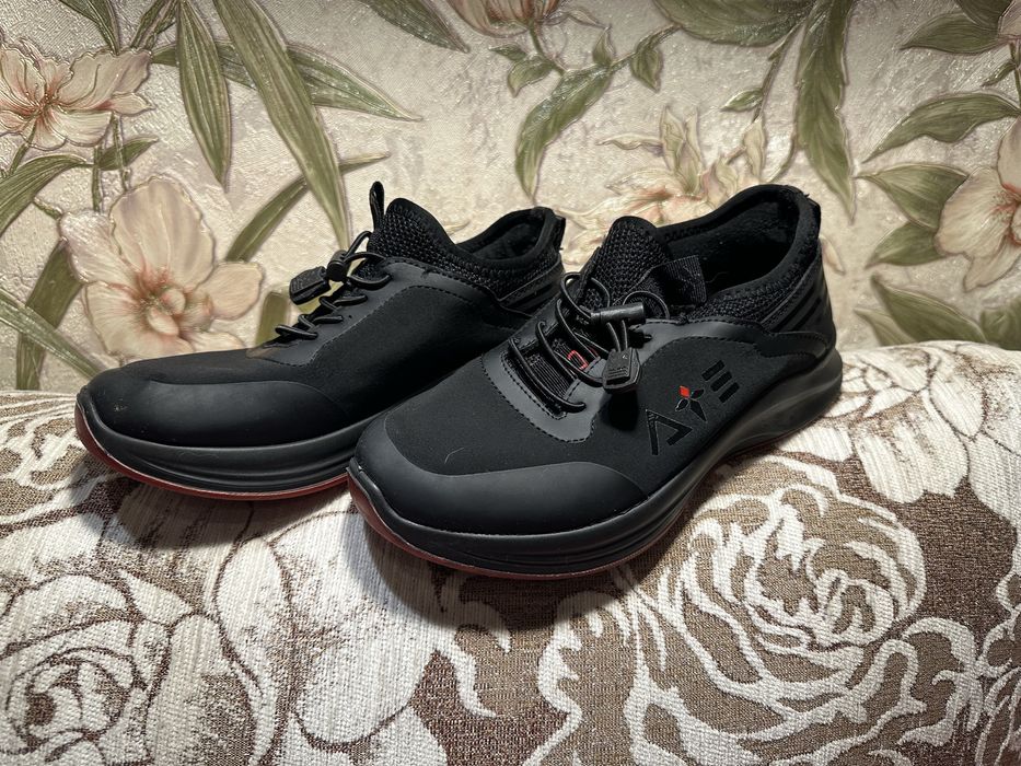 Кроссовки на мальчика