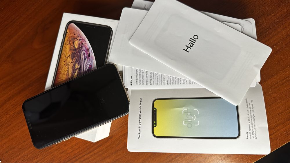 Продам iPhone Xs 64