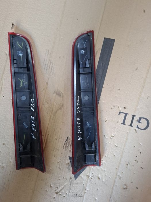 2Farolins tras Esq°e Drt° Nissan Note E 11 originais
