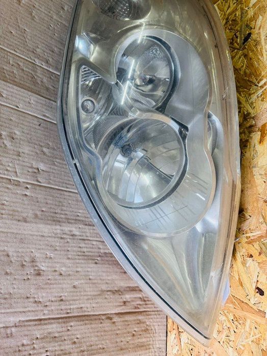 Права передня фара в ідеальному стані Renault Master 2010-2017 року