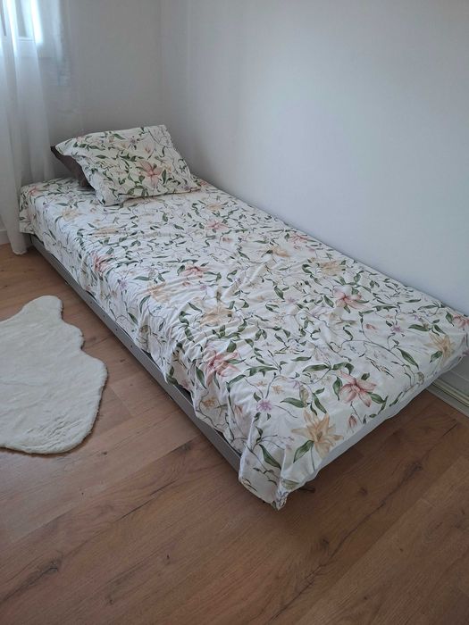 Vendo cama solteiro 90cmx200cm