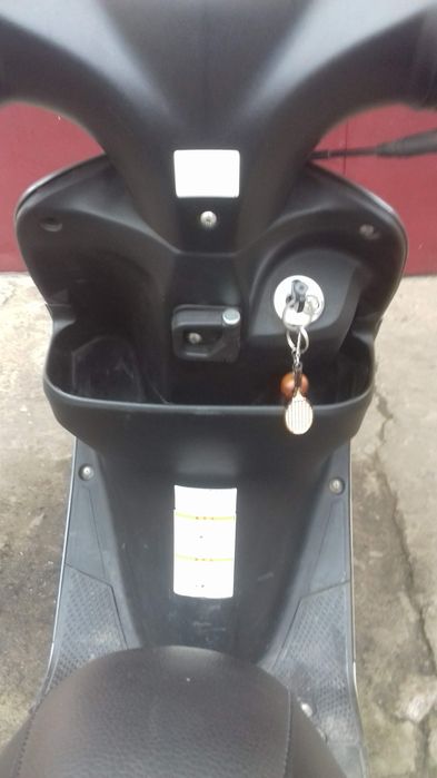 Японський інжекторний скутер Сузукі Адрес V 50 на Українському обліку