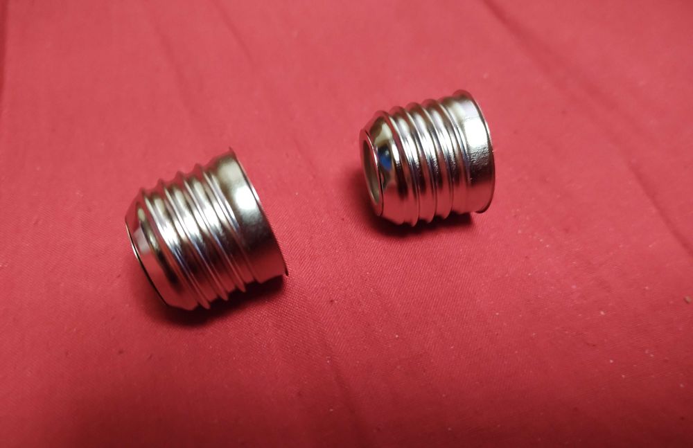 Адаптер, переходник цоколь для лампочек с E27 на E14. Цена 2 штуки