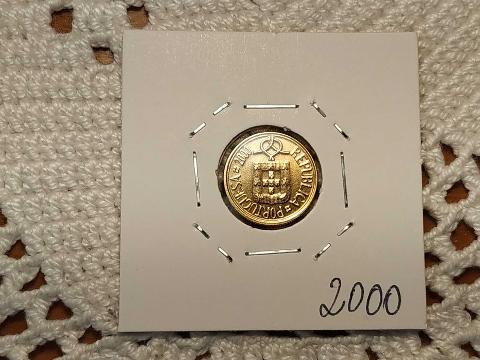 Portugal - 1 Escudo Coin from 2000