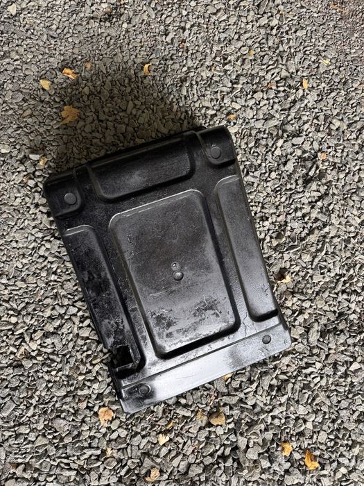 Кришка акумулятора газ 3309,3307,валдай