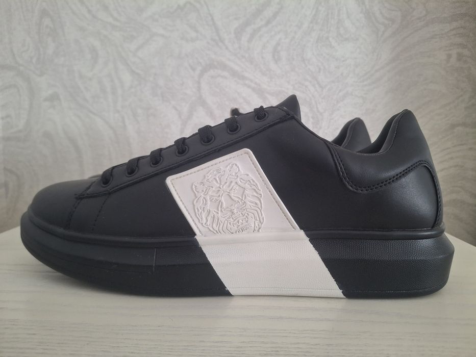 Кросівки Guess Нові 44р.