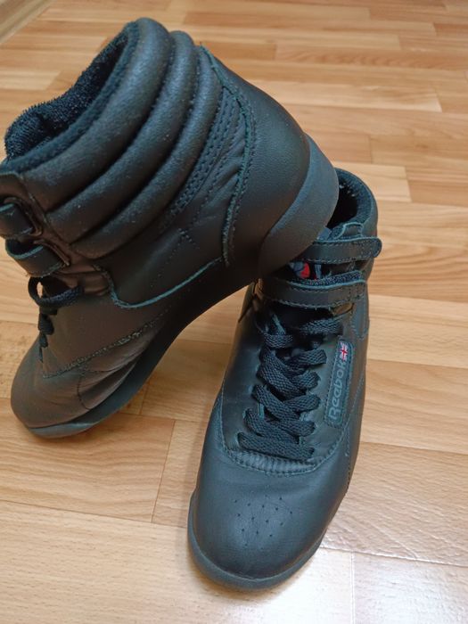 Жіночі шкіряні кросівки Reebok