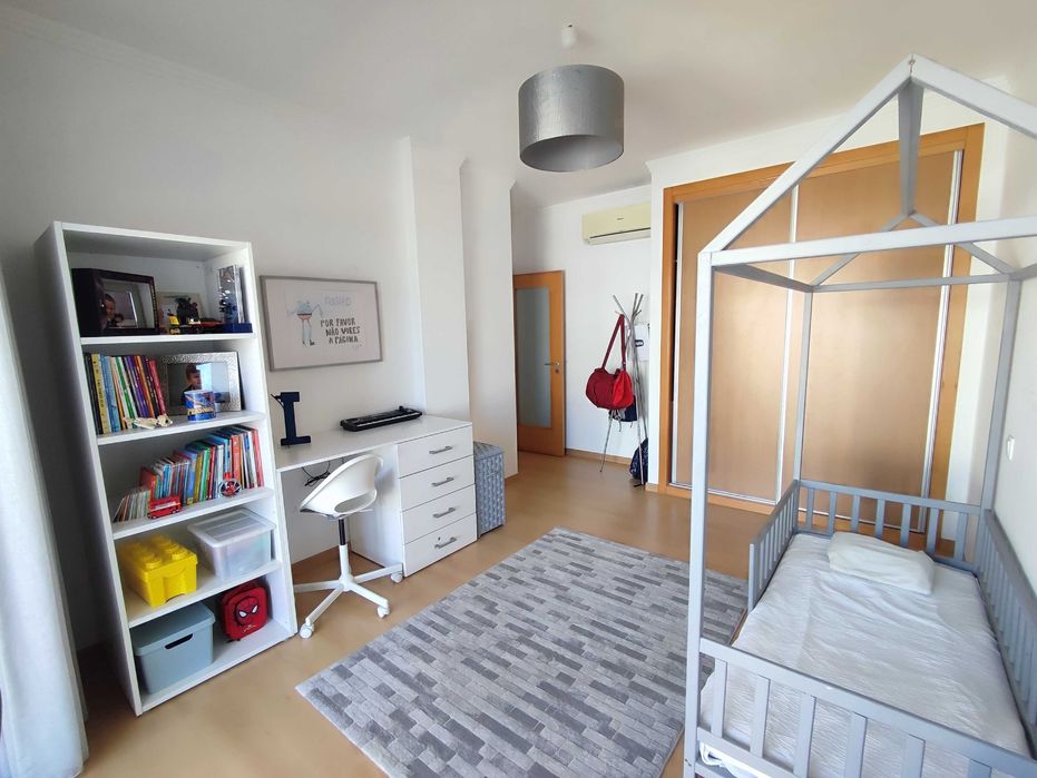 T3 Duplex de Excelência | 250 m² de Área Bruta | Garagem Dupla | Excelente Vista | Quinta do Barroso | 15 Minutos de Coimbra