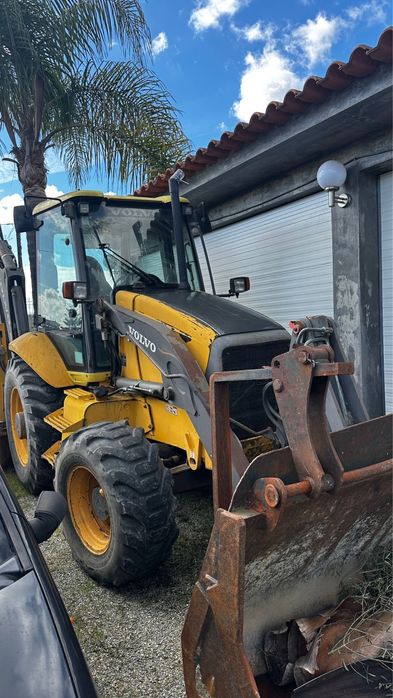 Retroescavadora volvo 2005