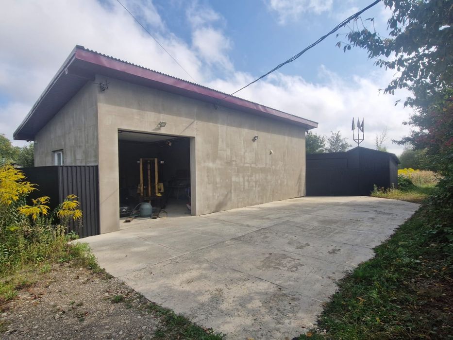 Приміщення 110м² + ангар