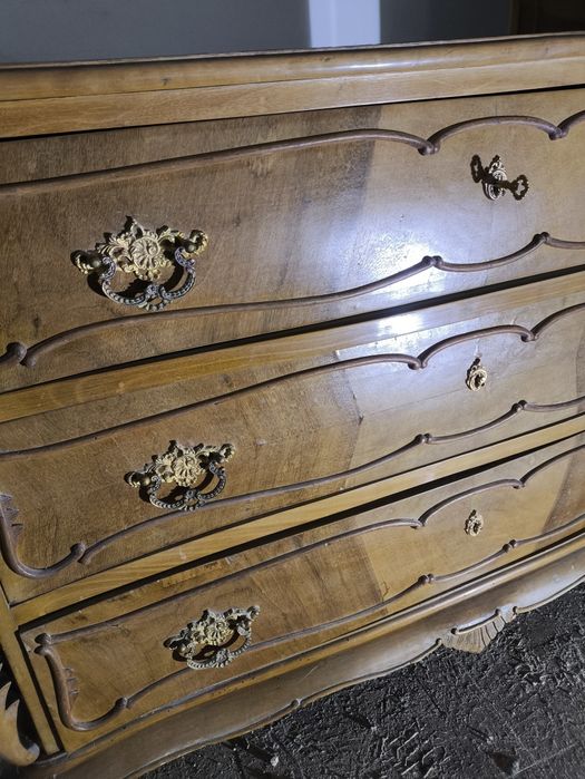 Cómoda antiga de madeira maciça - Modelo clássico ideal para restaurar