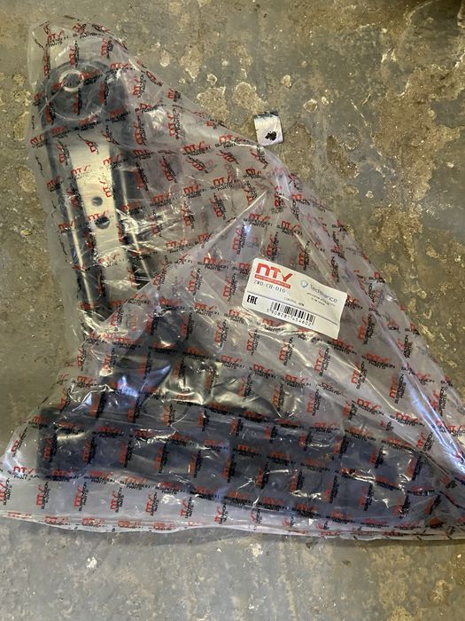 ZWD CH 010 Важіль перед. (нижн.) Jeep Compass/Patriot/ Dodge Caliber