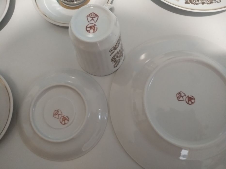 До вашої уваги кавовий сервіз .  Є нюанси.