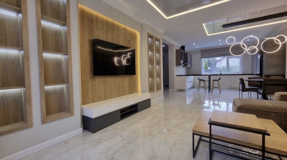 Оренда будинку під Києвом 227м² біля річки: басейн, сауна, генератор, сосновий ліс, закрита територія район Новосілки