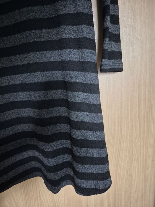 Sukienka Stradivarius