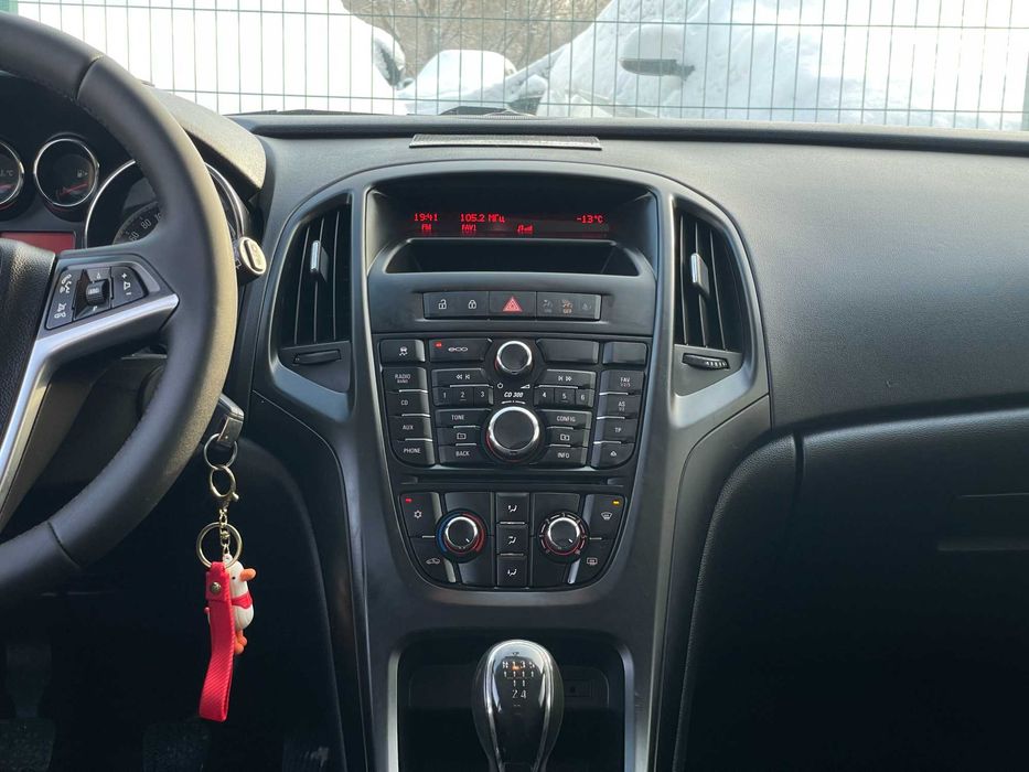 Opel Astra 2011 дизель