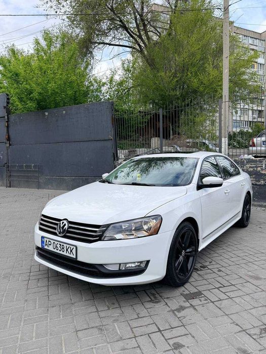 Продам Volkswagen Passat 2014 року SE