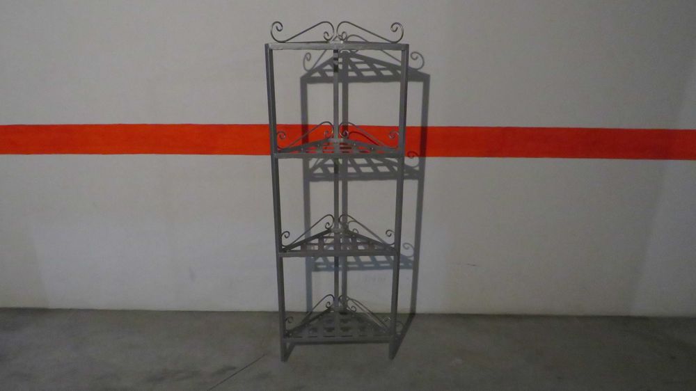 Movel . floreira em metal