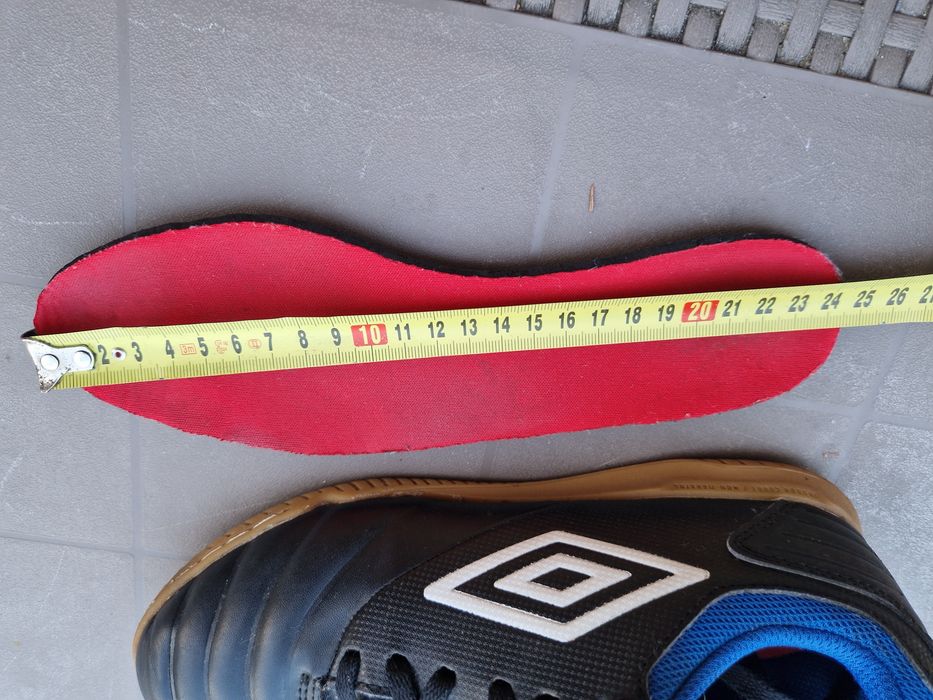 Halówki umbro r.38.5