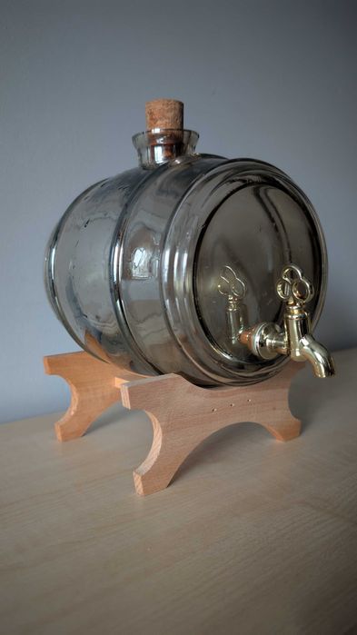 Beczułka na alkohol 2l na drewnianym stojaku na bimber