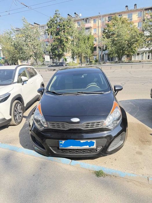 Продам KIA RIO 2013 хетчбек