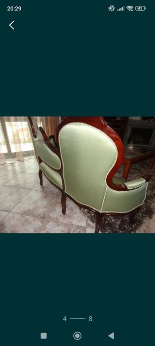 Dois canapés completamente novos