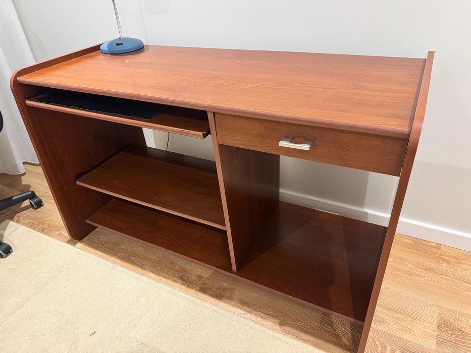 Secretaria como nova