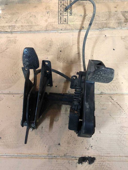 Педальний вузол Mercedes Vito 638 гарний стан